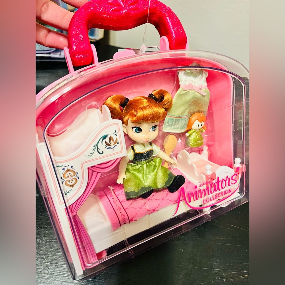 🚫SOLD🚫
Disney Animator's Collection Anna Doll Set